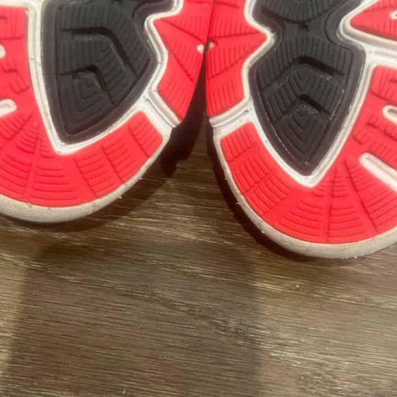 Brooks Pure Cadence 5 Women's Running Shoe Size 7 - Picture 13 of 13